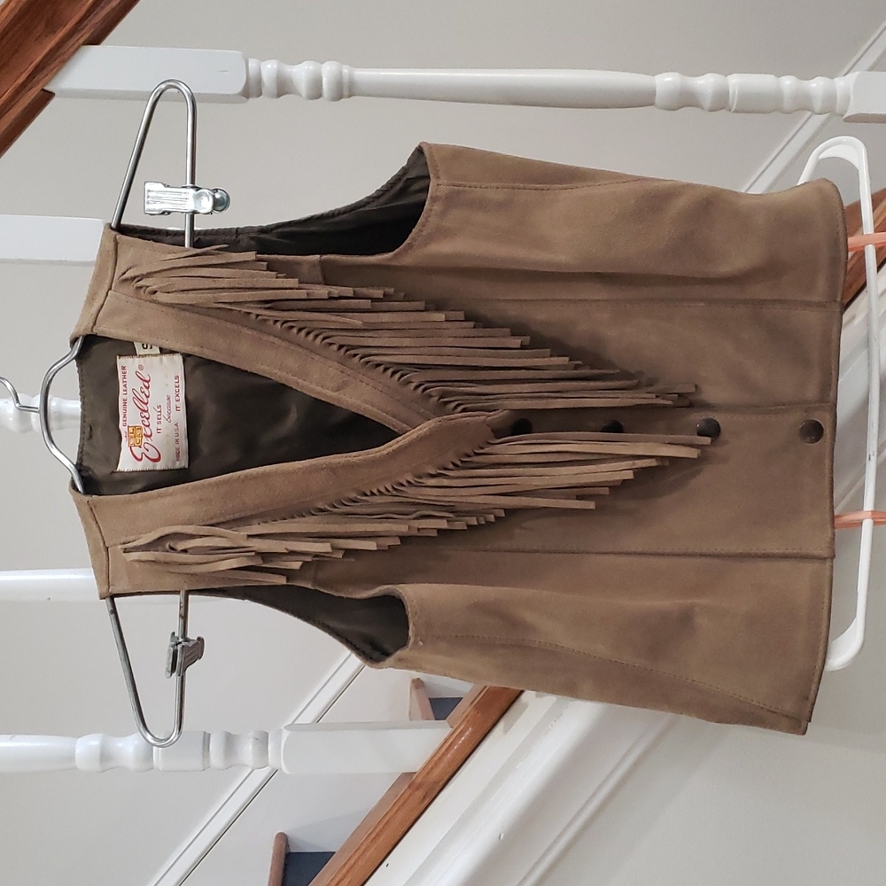Fantastic Western Wear Genuine Leather Vest and Skirt - Picture 2 of 4